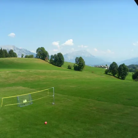2 * Auberg